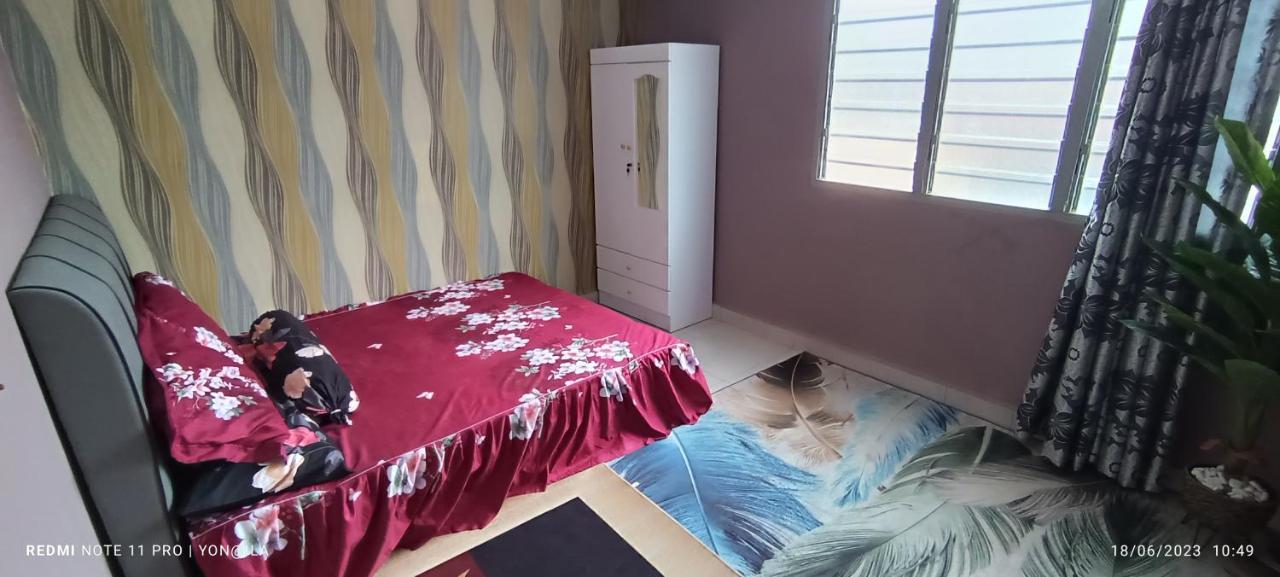Homestay Rezeki Batu Gajah Eksteriør billede