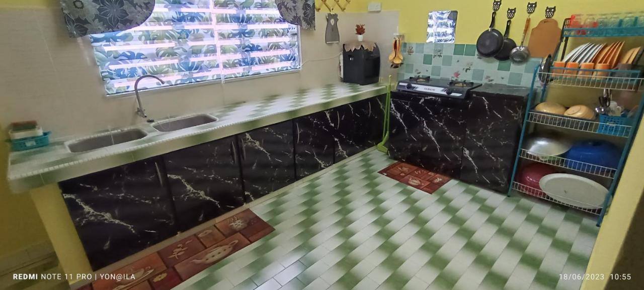 Homestay Rezeki Batu Gajah Eksteriør billede
